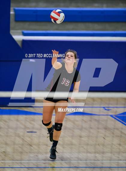 Thumbnail 2 in Bentonville vs. Springdale (AAA 7A 2nd Round Playoff) photogallery.