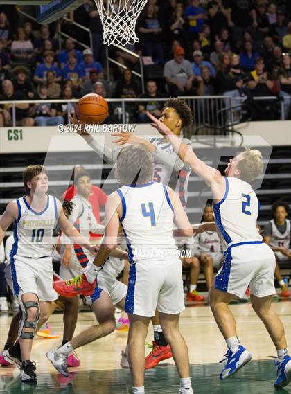 Thumbnail 3 in Bishop Hartley vs. Maysville 2024 (OHSAA Division II Region 7 Regional Semifinal) photogallery.