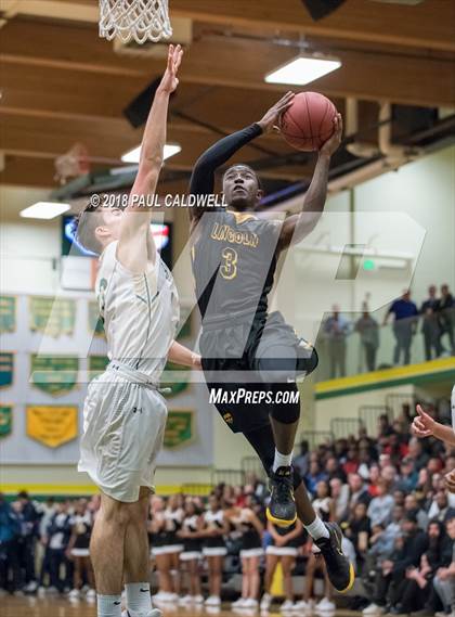 Thumbnail 2 in Lincoln vs. Timberline (WIAA 3A District Playoff) photogallery.