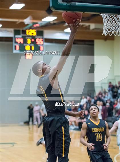 Thumbnail 2 in Lincoln vs. Timberline (WIAA 3A District Playoff) photogallery.