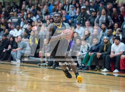 Thumbnail 1 in Lincoln vs. Timberline (WIAA 3A District Playoff) photogallery.