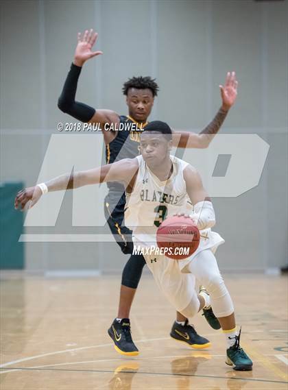 Thumbnail 2 in Lincoln vs. Timberline (WIAA 3A District Playoff) photogallery.