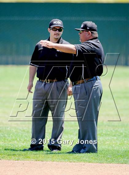 Thumbnail 3 in Lincoln vs Placer (CIF SJS D4 Final) photogallery.