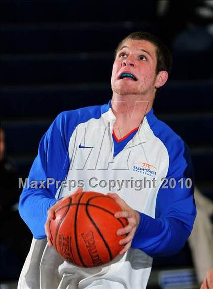 Thumbnail 2 in Santa Teresa vs. Bellarmine (DJ Frandsen Memorial) photogallery.