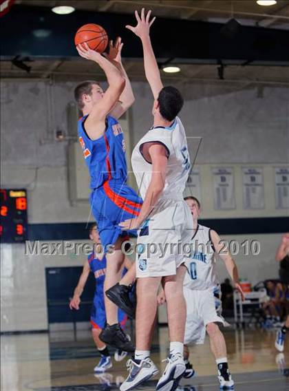 Thumbnail 1 in Santa Teresa vs. Bellarmine (DJ Frandsen Memorial) photogallery.