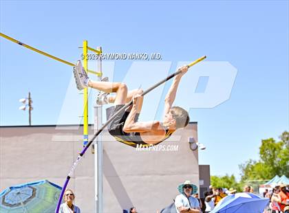 Thumbnail 1 in Guy Thomas Memorial (Pole Vault) photogallery.