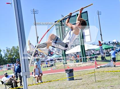 Thumbnail 1 in Guy Thomas Memorial (Pole Vault) photogallery.