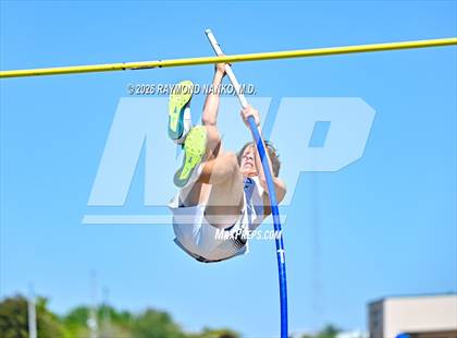 Thumbnail 2 in Guy Thomas Memorial (Pole Vault) photogallery.