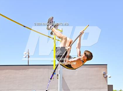 Thumbnail 2 in Guy Thomas Memorial (Pole Vault) photogallery.
