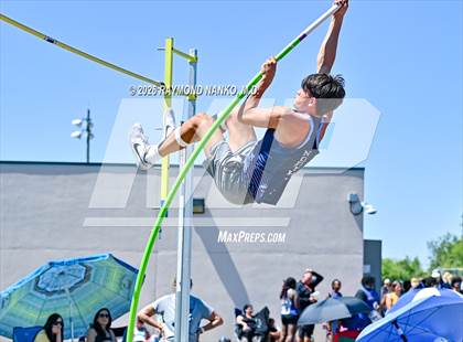 Thumbnail 2 in Guy Thomas Memorial (Pole Vault) photogallery.