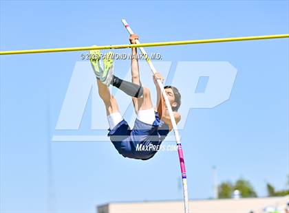 Thumbnail 1 in Guy Thomas Memorial (Pole Vault) photogallery.