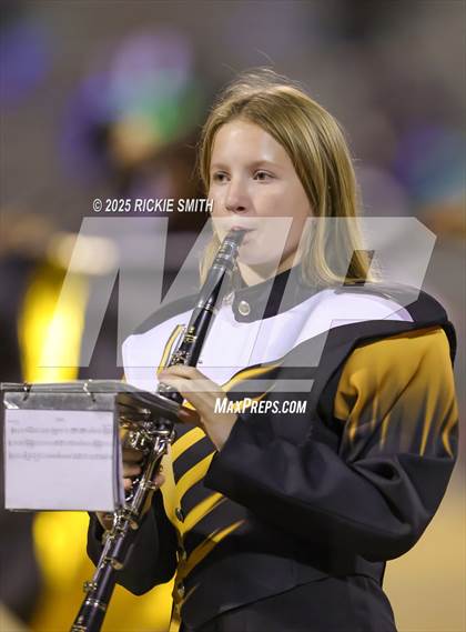 Thumbnail 3 in Leesville vs. Kenner Discovery Health Sciences Academy (LHSAA Division ll Bi-District) photogallery.