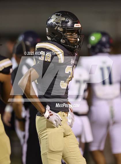 Thumbnail 3 in Leesville vs. Kenner Discovery Health Sciences Academy (LHSAA Division ll Bi-District) photogallery.