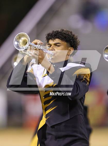 Thumbnail 2 in Leesville vs. Kenner Discovery Health Sciences Academy (LHSAA Division ll Bi-District) photogallery.