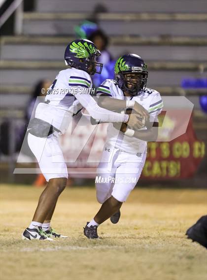 Thumbnail 2 in Leesville vs. Kenner Discovery Health Sciences Academy (LHSAA Division ll Bi-District) photogallery.
