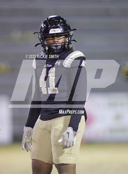 Thumbnail 3 in Leesville vs. Kenner Discovery Health Sciences Academy (LHSAA Division ll Bi-District) photogallery.