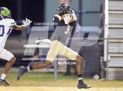 Thumbnail 3 in Leesville vs. Kenner Discovery Health Sciences Academy (LHSAA Division ll Bi-District) photogallery.