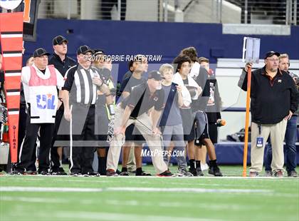 Thumbnail 1 in Mart vs. Refugio (UIL 2A Division 1 Final) photogallery.