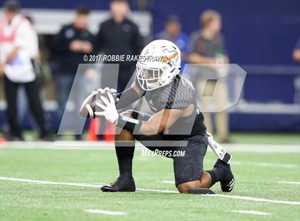 Thumbnail 2 in Mart vs. Refugio (UIL 2A Division 1 Final) photogallery.