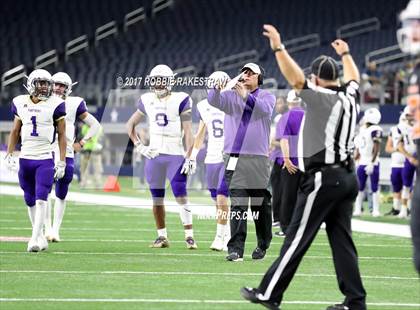 Thumbnail 2 in Mart vs. Refugio (UIL 2A Division 1 Final) photogallery.