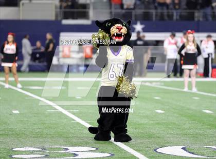 Thumbnail 3 in Mart vs. Refugio (UIL 2A Division 1 Final) photogallery.