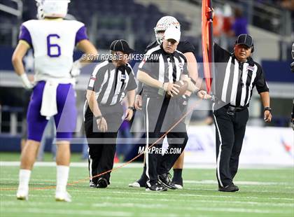 Thumbnail 2 in Mart vs. Refugio (UIL 2A Division 1 Final) photogallery.