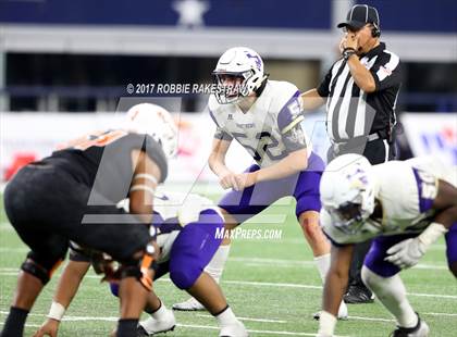 Thumbnail 3 in Mart vs. Refugio (UIL 2A Division 1 Final) photogallery.
