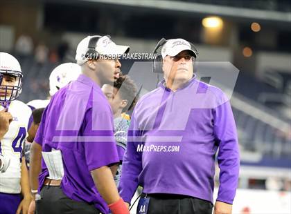 Thumbnail 1 in Mart vs. Refugio (UIL 2A Division 1 Final) photogallery.