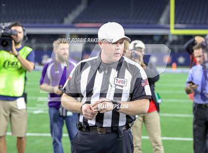 Thumbnail 2 in Mart vs. Refugio (UIL 2A Division 1 Final) photogallery.