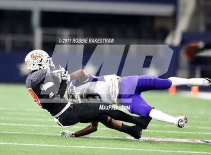 Thumbnail 1 in Mart vs. Refugio (UIL 2A Division 1 Final) photogallery.