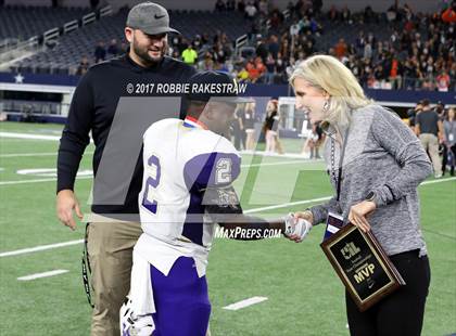 Thumbnail 3 in Mart vs. Refugio (UIL 2A Division 1 Final) photogallery.