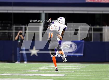 Thumbnail 2 in Mart vs. Refugio (UIL 2A Division 1 Final) photogallery.