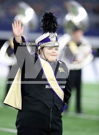 Thumbnail 2 in Mart vs. Refugio (UIL 2A Division 1 Final) photogallery.