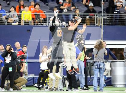 Thumbnail 1 in Mart vs. Refugio (UIL 2A Division 1 Final) photogallery.