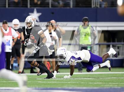 Thumbnail 3 in Mart vs. Refugio (UIL 2A Division 1 Final) photogallery.