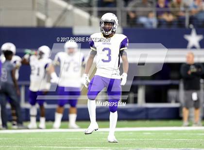Thumbnail 3 in Mart vs. Refugio (UIL 2A Division 1 Final) photogallery.