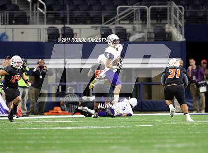 Thumbnail 3 in Mart vs. Refugio (UIL 2A Division 1 Final) photogallery.