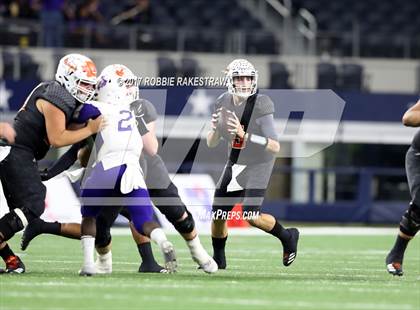 Thumbnail 3 in Mart vs. Refugio (UIL 2A Division 1 Final) photogallery.