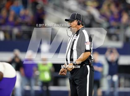 Thumbnail 3 in Mart vs. Refugio (UIL 2A Division 1 Final) photogallery.