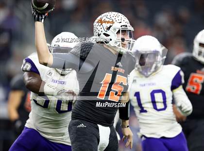 Thumbnail 3 in Mart vs. Refugio (UIL 2A Division 1 Final) photogallery.