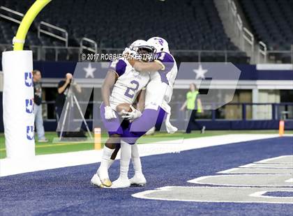 Thumbnail 3 in Mart vs. Refugio (UIL 2A Division 1 Final) photogallery.
