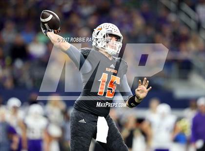 Thumbnail 1 in Mart vs. Refugio (UIL 2A Division 1 Final) photogallery.