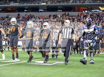 Thumbnail 3 in Mart vs. Refugio (UIL 2A Division 1 Final) photogallery.