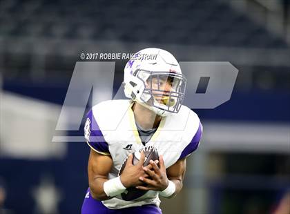 Thumbnail 1 in Mart vs. Refugio (UIL 2A Division 1 Final) photogallery.