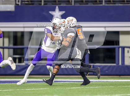 Thumbnail 1 in Mart vs. Refugio (UIL 2A Division 1 Final) photogallery.