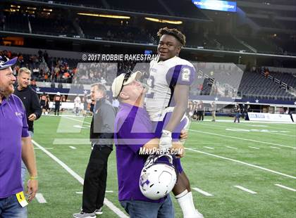 Thumbnail 2 in Mart vs. Refugio (UIL 2A Division 1 Final) photogallery.