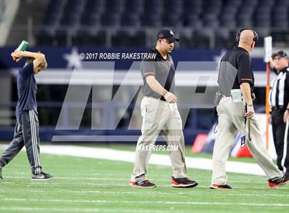 Thumbnail 2 in Mart vs. Refugio (UIL 2A Division 1 Final) photogallery.