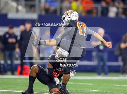 Thumbnail 3 in Mart vs. Refugio (UIL 2A Division 1 Final) photogallery.