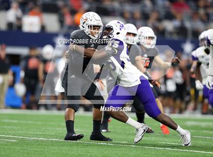 Thumbnail 3 in Mart vs. Refugio (UIL 2A Division 1 Final) photogallery.