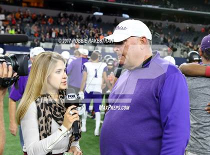 Thumbnail 3 in Mart vs. Refugio (UIL 2A Division 1 Final) photogallery.